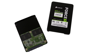 Corsair-Force-LX-SSD-apart